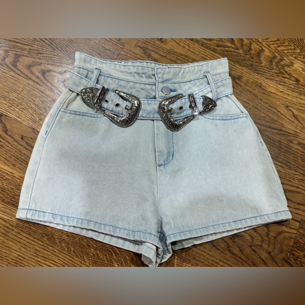 Le Lis Nashville Nights denim shorts with buckle ❤️NWT - Picture 5 of 8